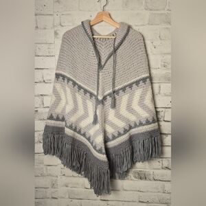 Vintage Handmade Knit Poncho Gray Chevron Fringe Boho 70s Cottagecore